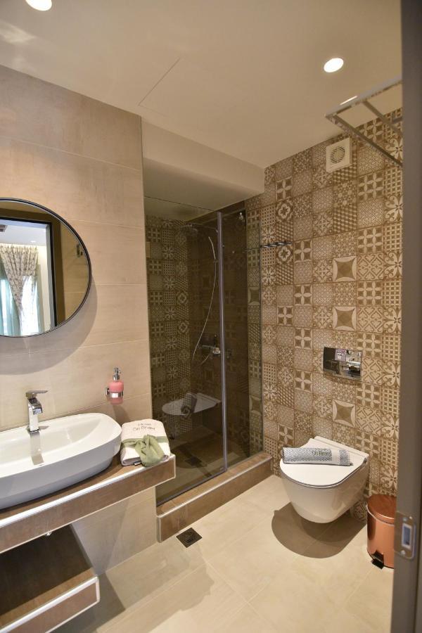 On Board Luxury Studios Сарти Екстериор снимка